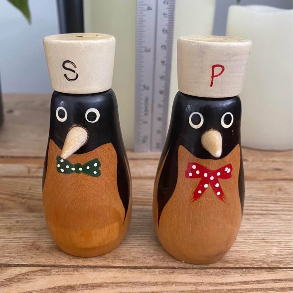 Vintage 1950s/60s Wooden Penguin Salt & Pepper Shakers - Salty & Peppy Set